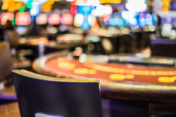 Live roulette table with dealer and multi-camera feed on ntwin88